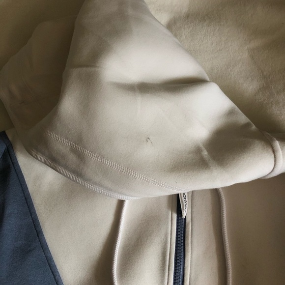 Stella Mccarthy adidas sweater - Picture 3 of 5